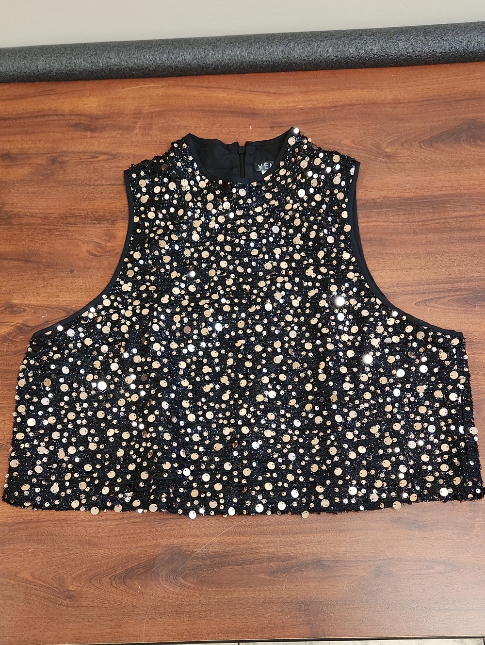 VENUS Black Cropped Sequin Tank with Gold Sequins